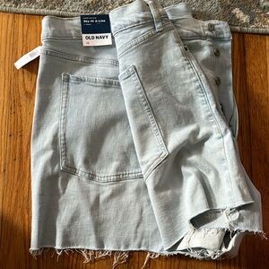 Old Navy Size 28 Women’s denim shorts